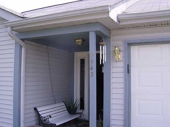 3rd image of 9543 English Oak Dr