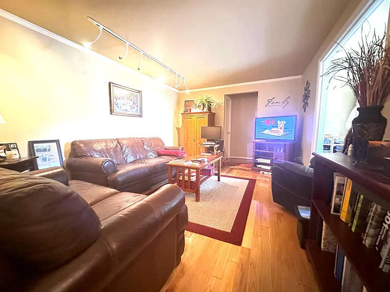 5263 Pumphrey Dr — Photo 4