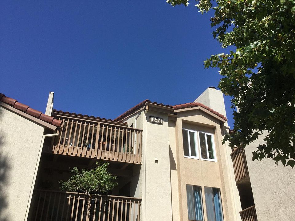 3d floor south facing unit, great ocean breezes and sunlight