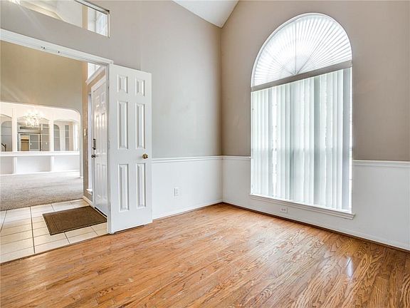 5th image of 1020 Hampshire Ln
