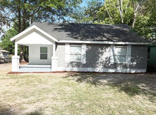 615 3rd St SE, Moultrie, GA 31768