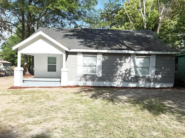 615 3rd St SE, Moultrie, GA 31768