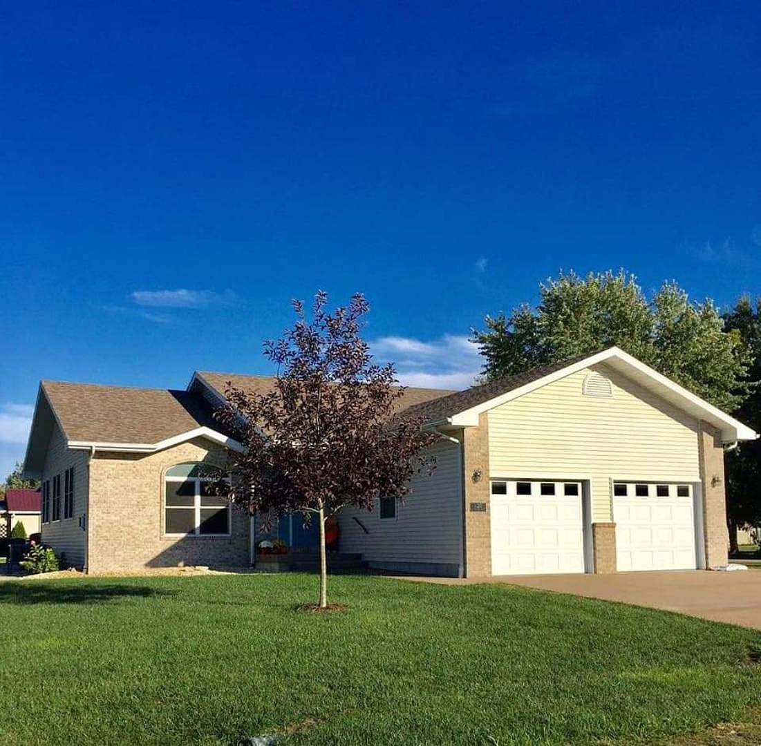 234 N Main St, White Hall, IL 62092 Zillow