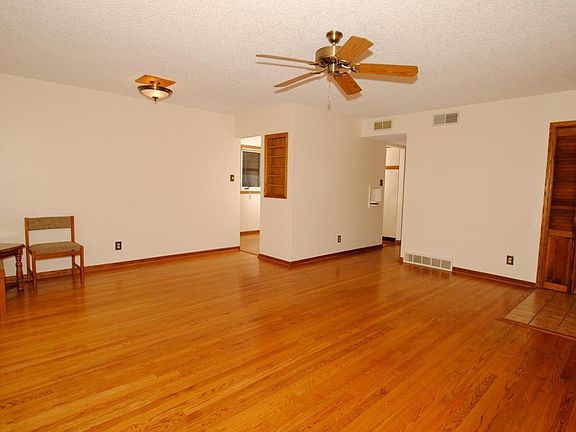 5th image of 2408 N Meade Ave