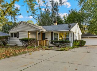 3603 Holly Ln, Rolling Meadows, IL 60008