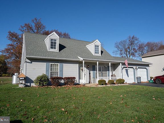 2nd image of 210 Rocklawn Ln