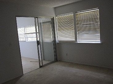 4th image of 327 Ixora Dr