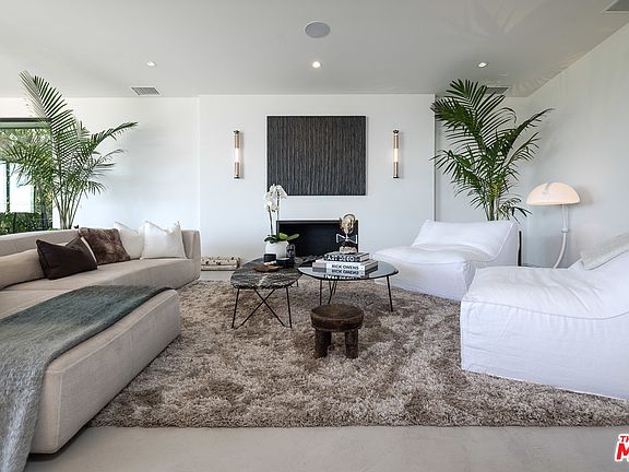 3rd image of 8624 Fennell Pl