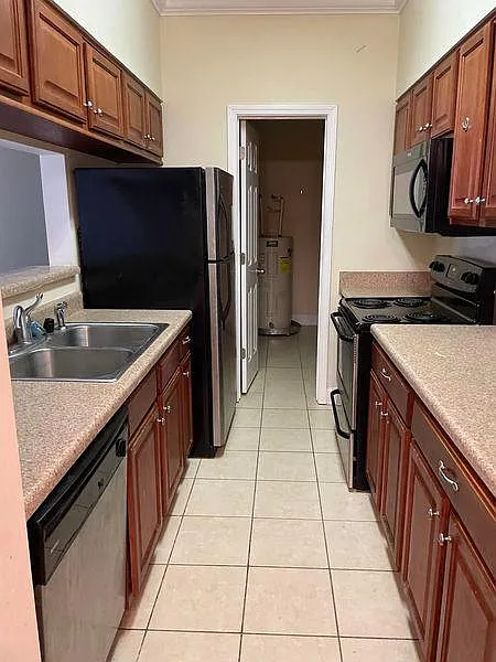 2 bed, 1000 sqft, $1,200 — Photo 2