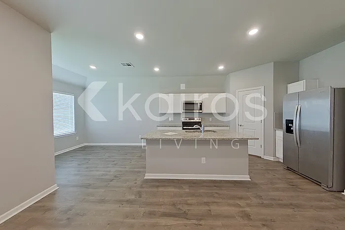 403 Mango Dr — Photo 6