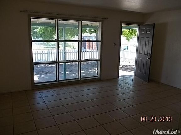 4th image of 3913 Clay St