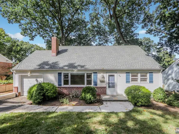 750 Cypress St, New Milford, NJ 07646