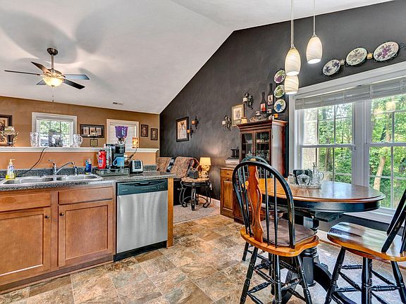5th image of 8210 Shadwell Dr