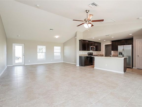 3rd image of 520 SW 30th Ter