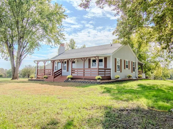 40503 E State Route 2, Garden City, MO 64747