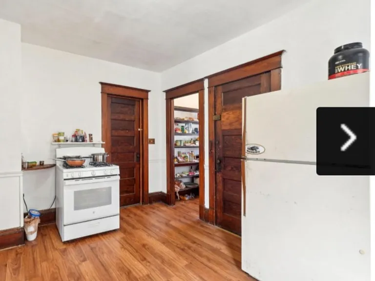 3062 N Oakland Ave — Photo 10