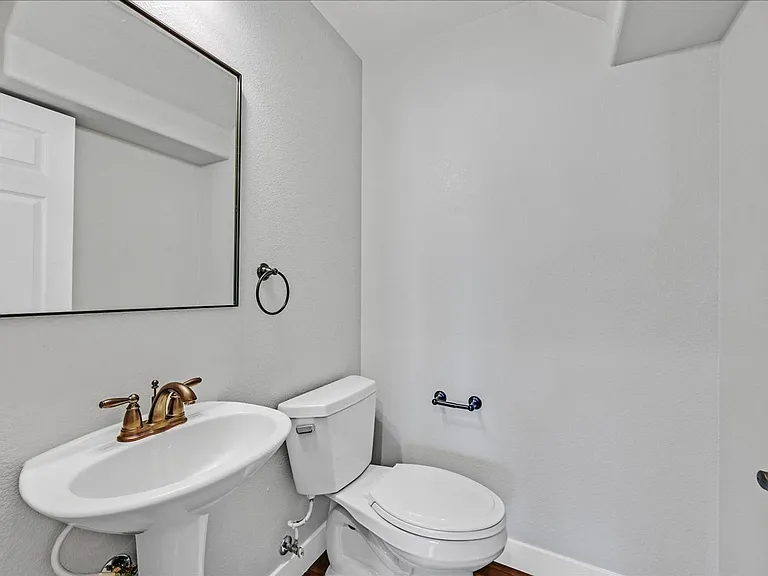7912 Ivy Run St — Photo 8