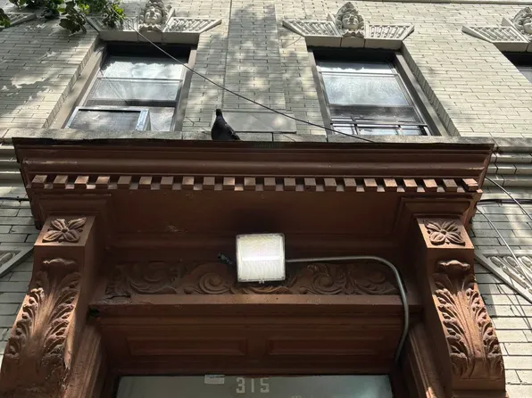 315 Jefferson Street image 3 of 12