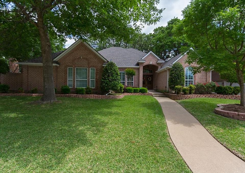 1st image of 1114 Saint Andrews Dr