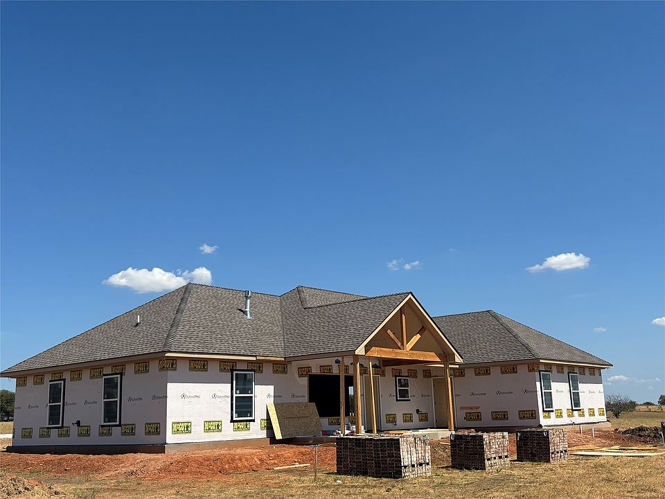 1st image of 40 Grewing Dr