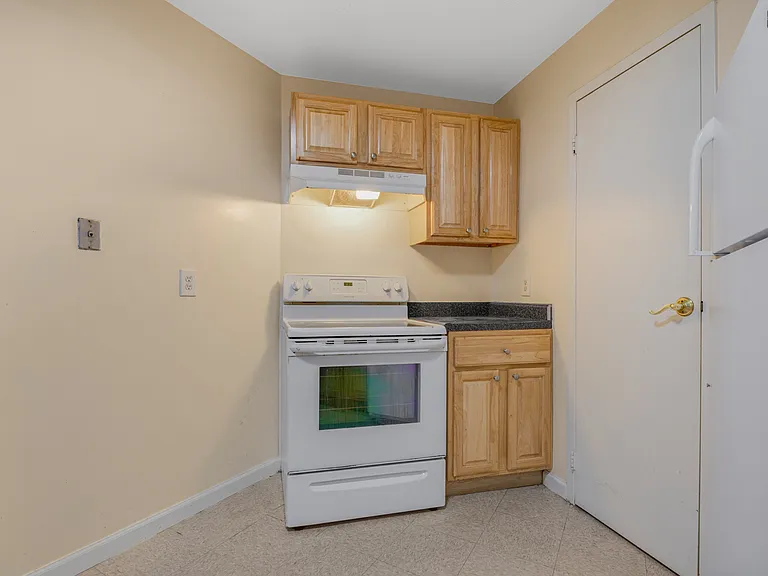 108 W Cedar St #502 — Photo 8