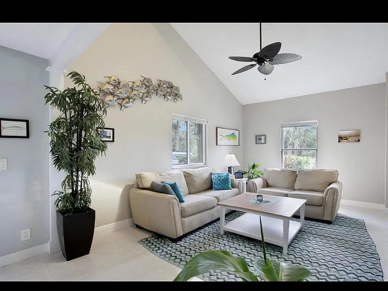 Maplecrest Cir — Photo 5