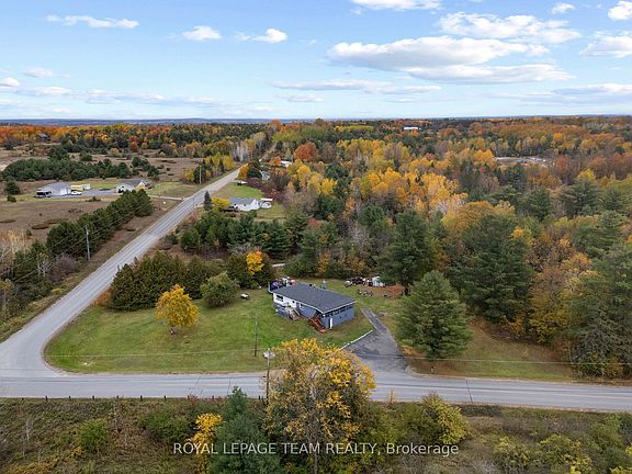 4th image of 2380 Johnston Rd