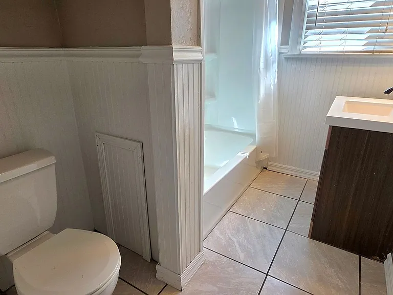1124 E Washita St — Photo 4