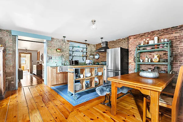 Sold by Compass | media 20