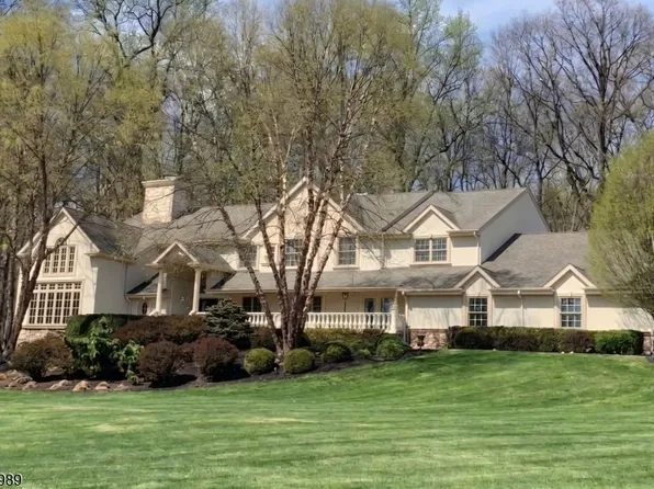 6 Hickory Dr, Chester Twp., NJ 07930