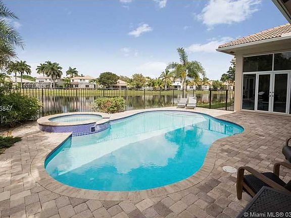 4th image of 1677 Island Way