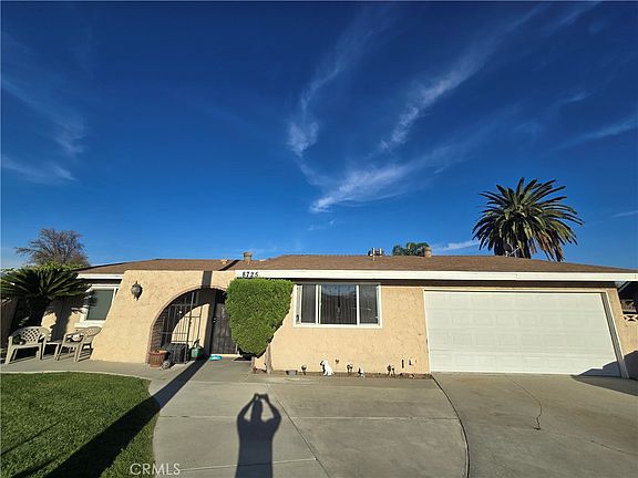 3rd image of 8725 Boxwood Ave