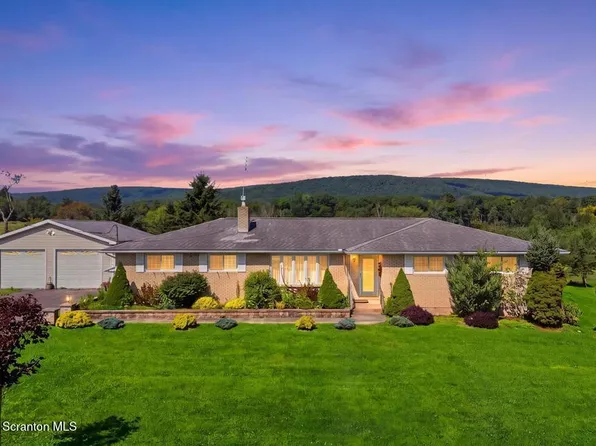 2843 Easton Tpke, Waymart, PA 18472
