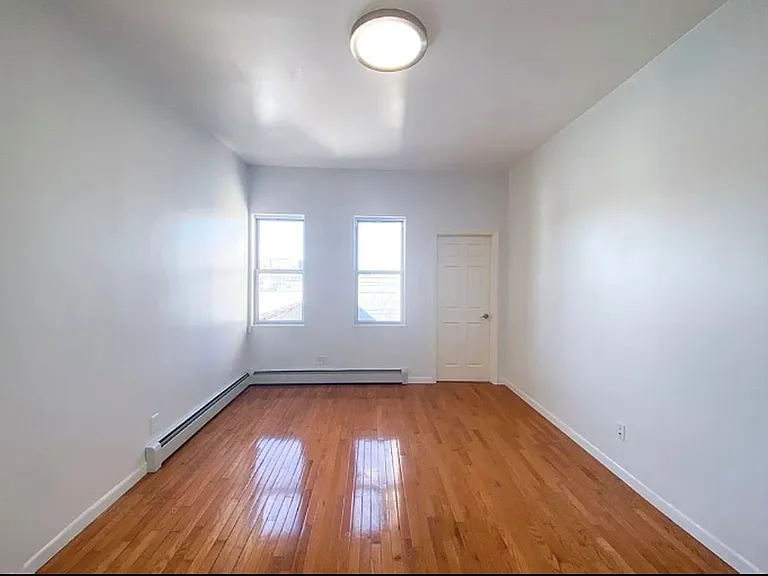 235 Starr St #2R — Photo 6