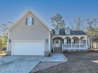 1411 Chadwick Shores Dr, Sneads Ferry, NC 28460