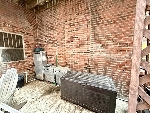 Courtyard patio