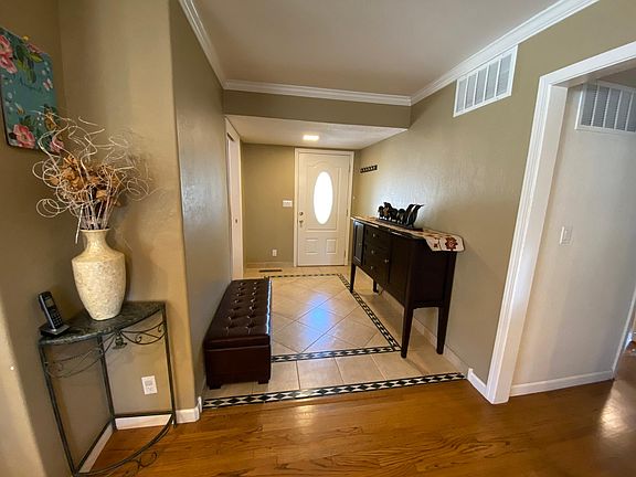 Entry way