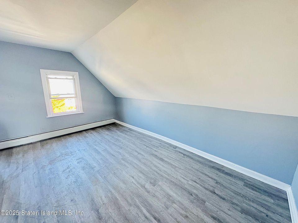 1st image of 2135 Richmond Ter