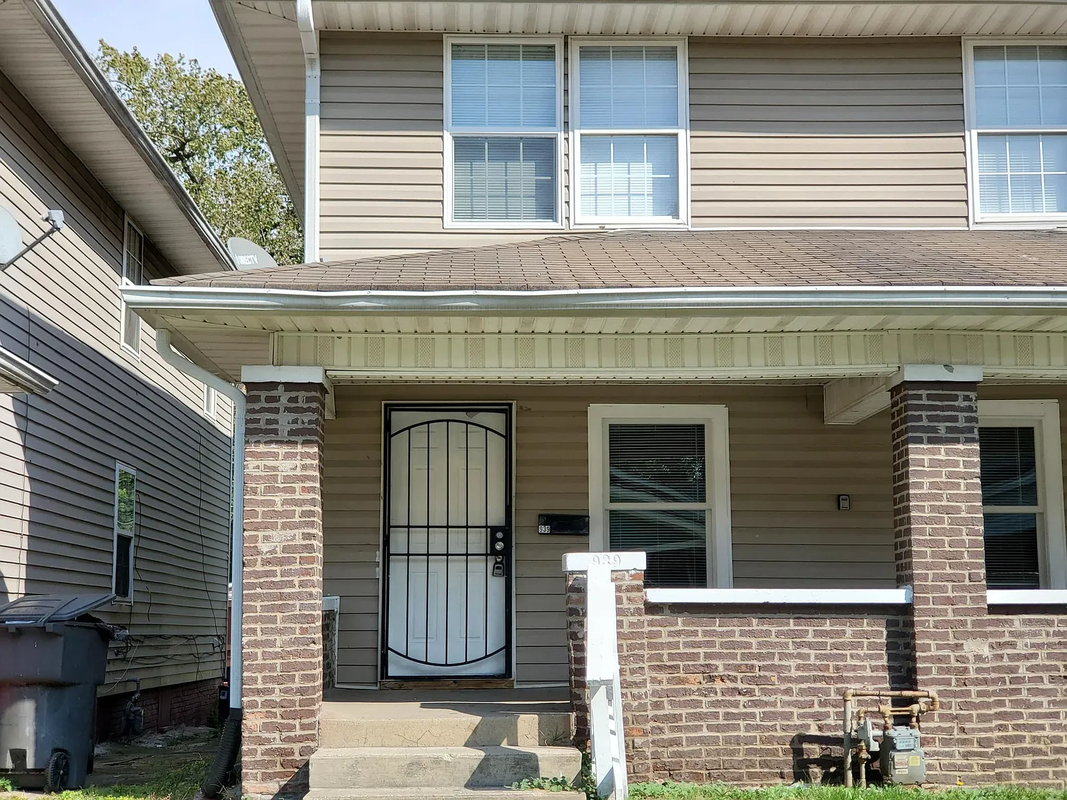 939 N Dearborn St photo 1