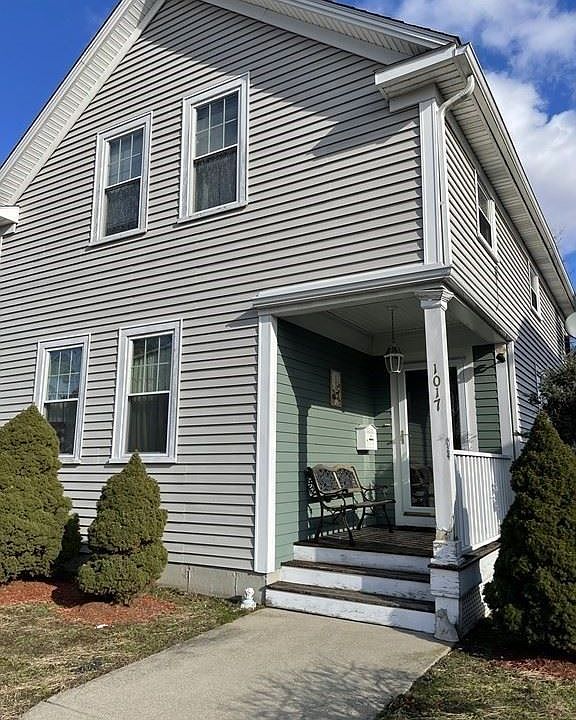 1st image of 1017 Lonsdale Ave