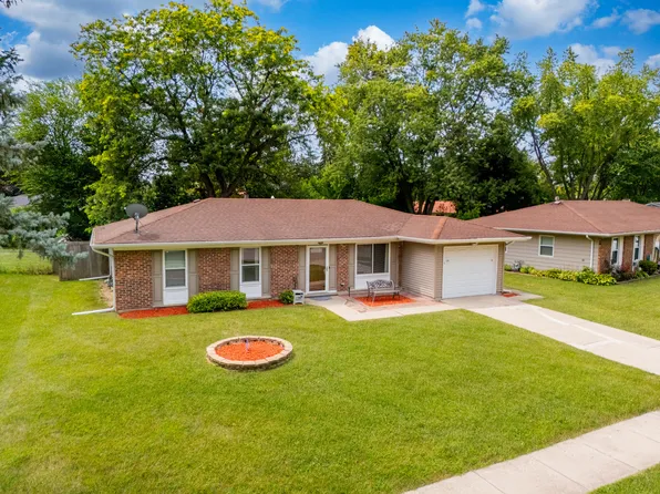 1095 Sebring Dr, Elgin, IL 60120