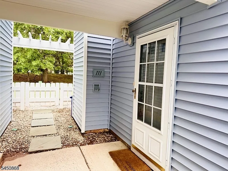 2 bed, 1.5 bath, $2,450 — Photo 3