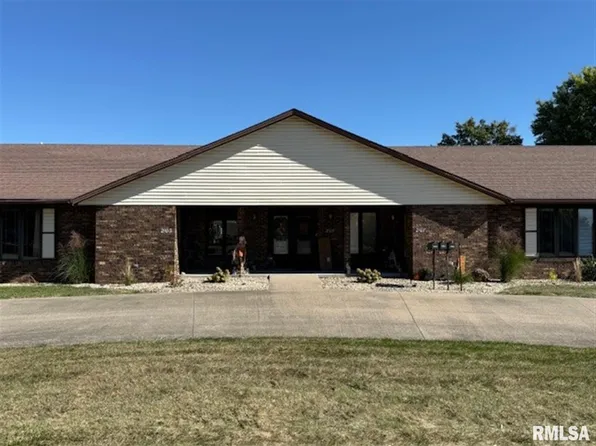 2103 Maple Ave, Macomb, IL 61455