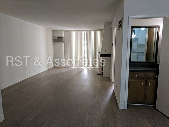 2nd image of 1419 S Bentley Ave APT 103