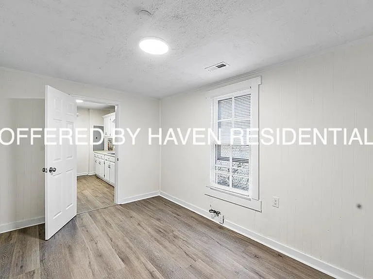 423 Church St NW — Photo 17