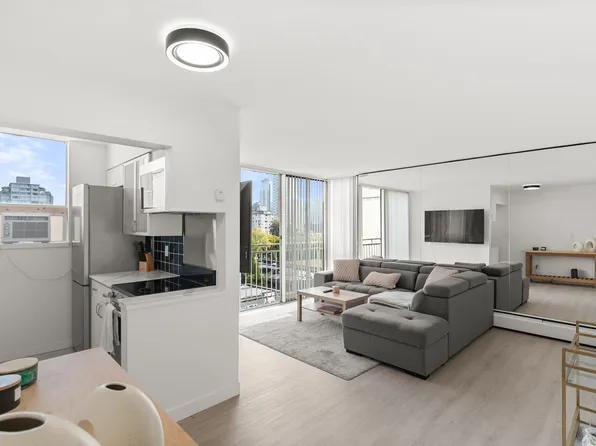 1250 Burnaby St #806, Vancouver, BC V6E 1P6