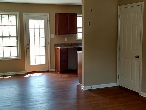 3rd image of 523 S Old Sevierville Pike #1