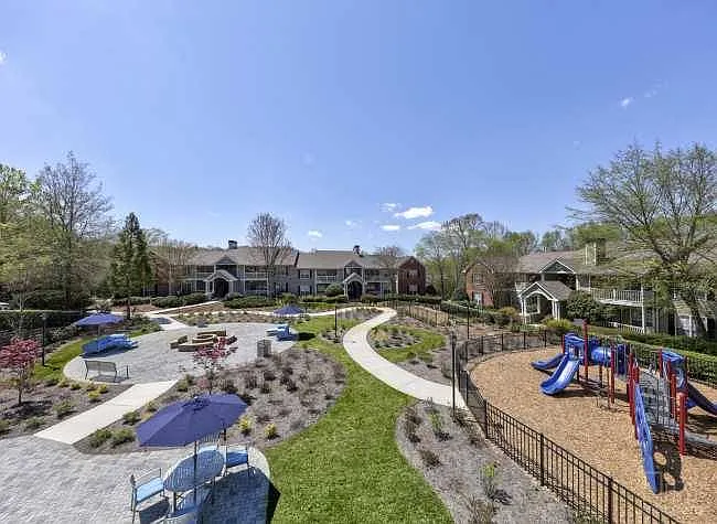 Park Creek Apartments — Photo 53
