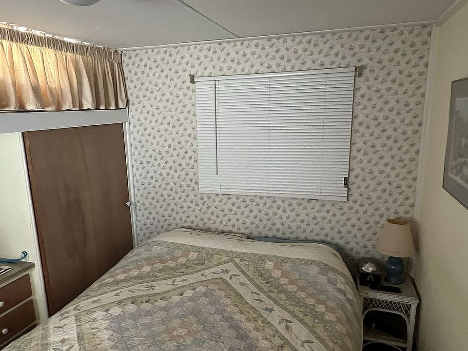1st image of 120 Southwinds Dr