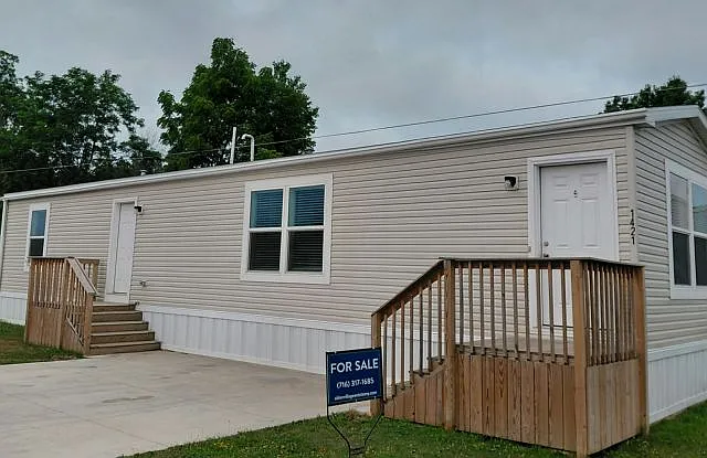 1498 East Dr #117